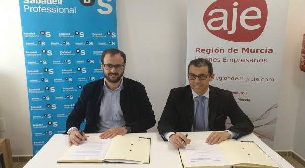 AJE Región de Murcia y Banco Sabadell firman alianza para apoyar nuevos emprendimientos