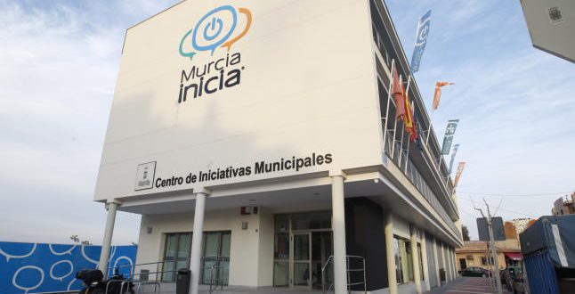 Ayuntamiento de Murcia brinda espacios de trabajo para 16 emprendedores