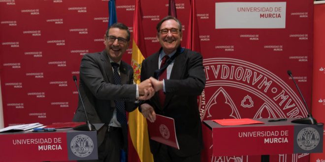 Banco Santander y Universidad de Murcia firman convenio de colaboración en emprendimiento